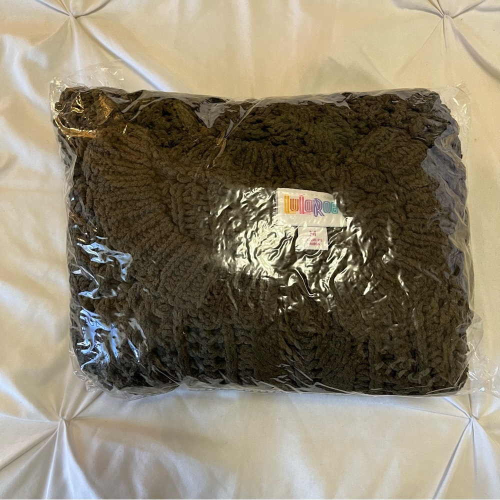 LuLaRoe Mariah Sweater NIB